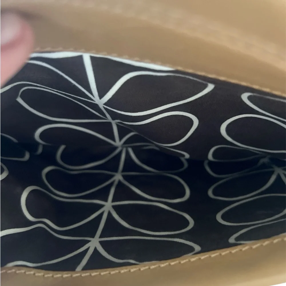 Orla Kiely Tan Leather Crossbody with Green Detailing - Picture 8 of 16